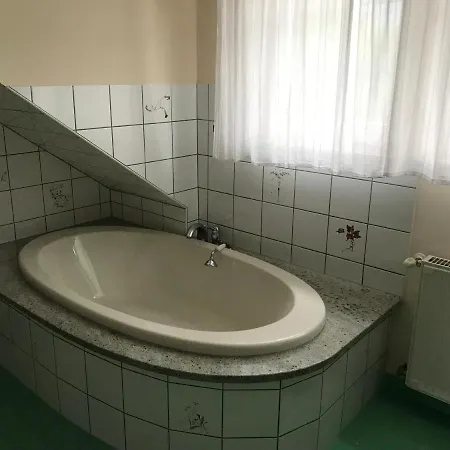 Villen-apartment Lind *